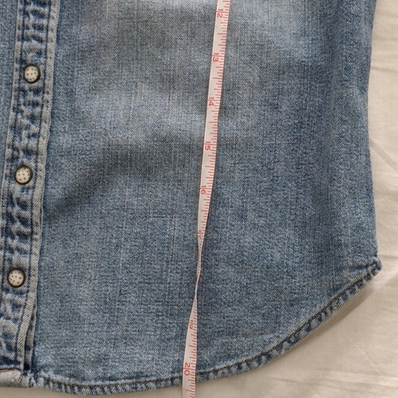 💙Vintage LEVI's Denim Shirt💙 - Picture 7 of 9